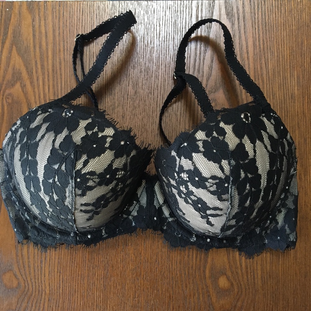 Victoria’s Secret Demi cup underwire lace bra 32D